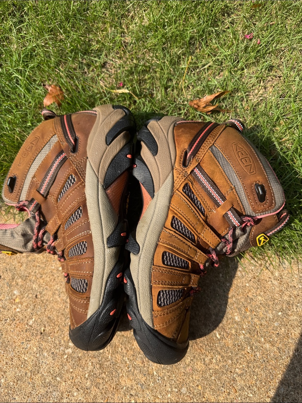KEEN Targhee II Brown Coral Leather Hiking Boots - Picture 6 of 10